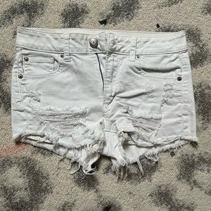 American eagle white jean shorts size 4